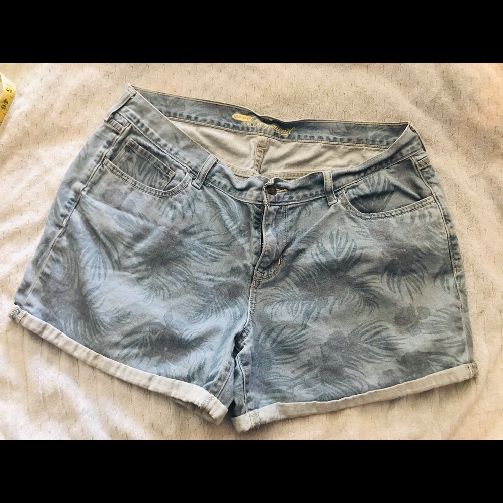 Old navy faded print shorts  the boyfriend size 14